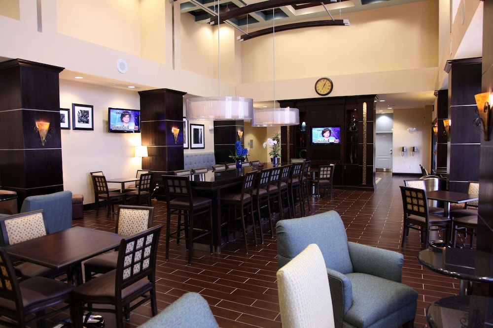 Hampton Inn And Suites Carlsbad Nm 27/37