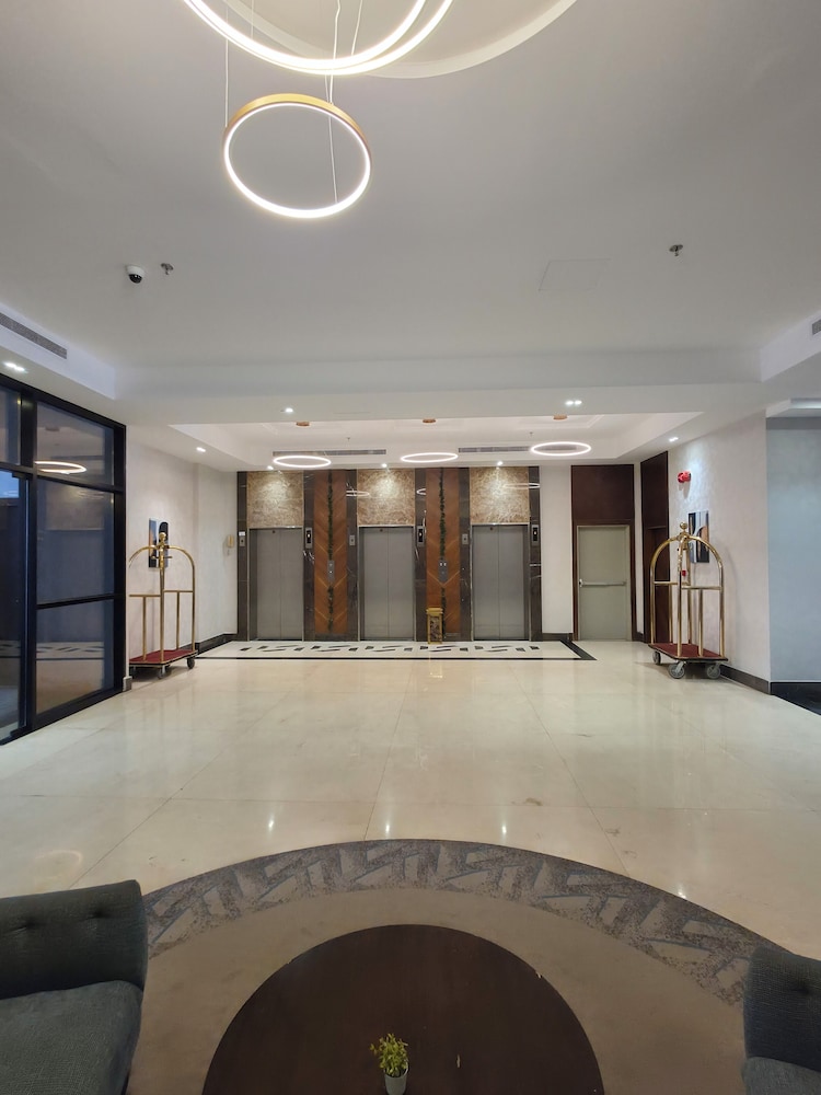 Lobby at Glamour Plus Al Nuzha, JEDDAH