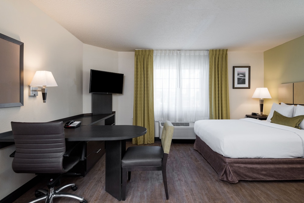 Candlewood Suites Glen Allen Short Pump, an IHG Hotel 12/73