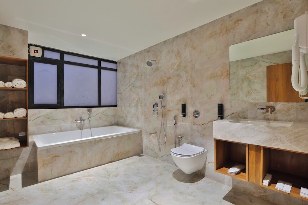 Hotel Empyrean 47/49