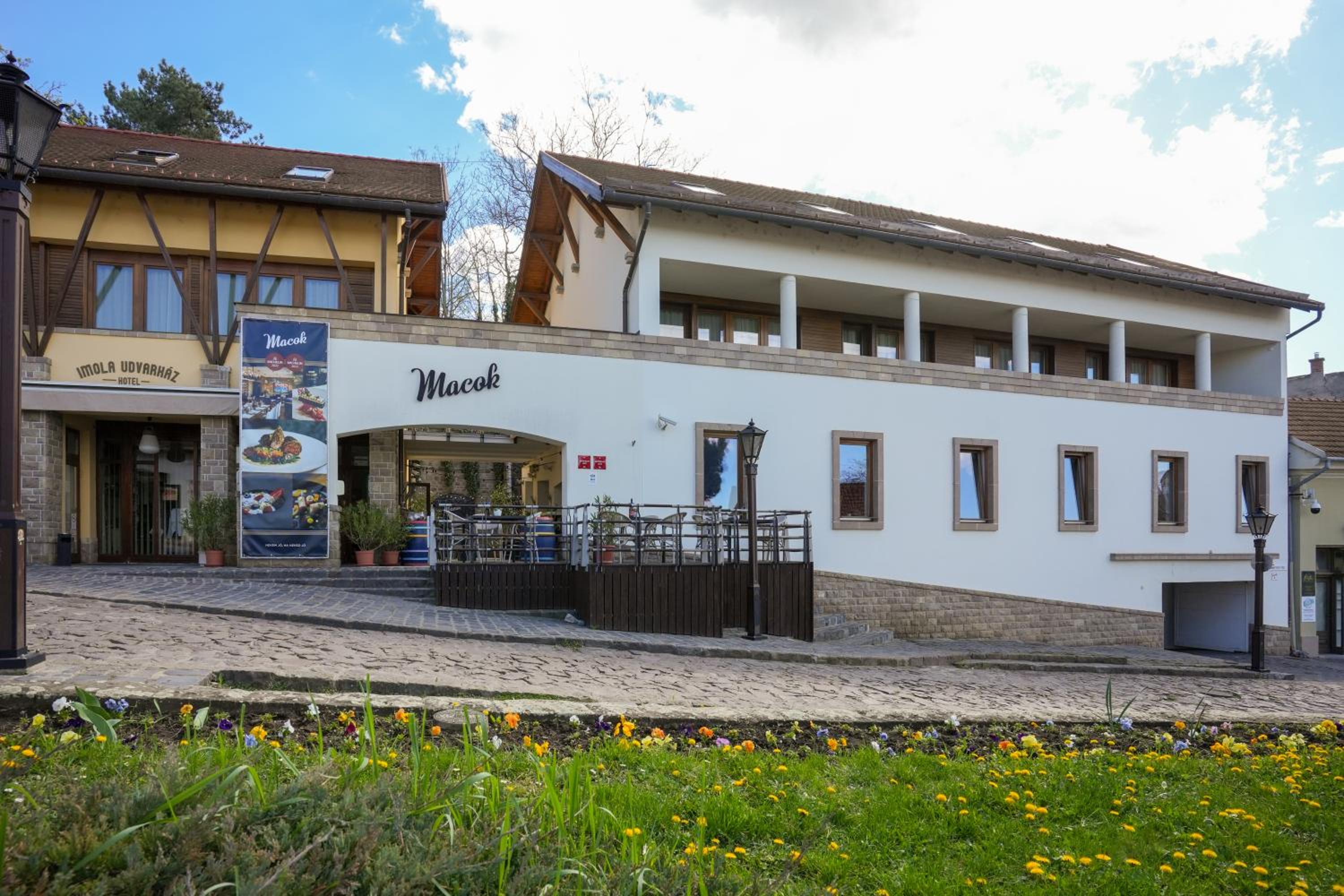 Imola Udvarhaz Dessert Hotel 2/50