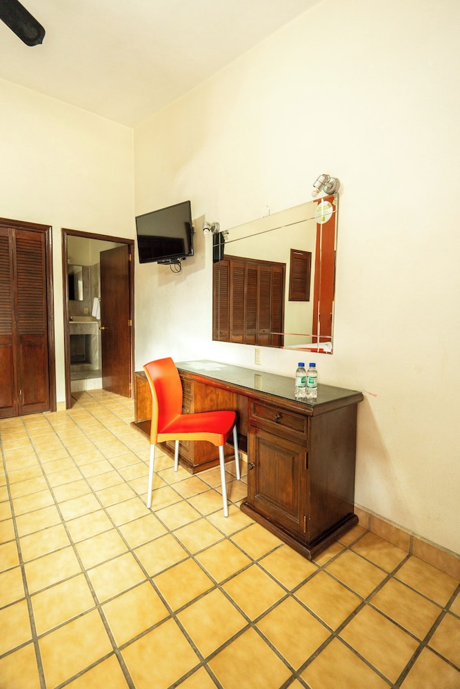 Villas del Sol & Bungalows 12/50