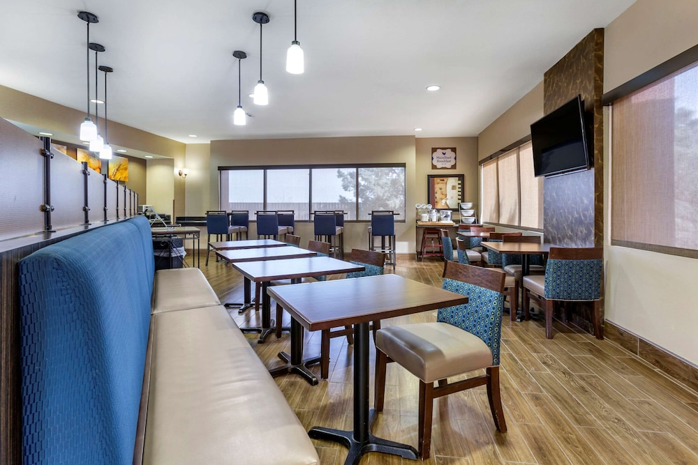Comfort Suites Hobbs 34/46