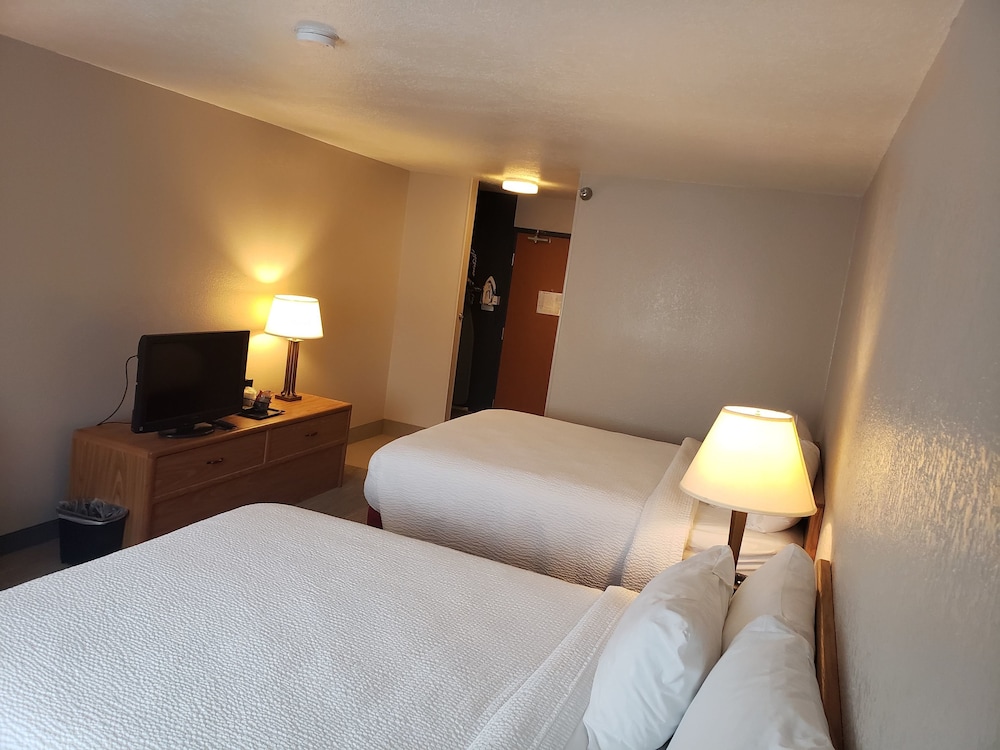 Country Inn & Suites by Radisson, Fairview Heights, IL 12/39