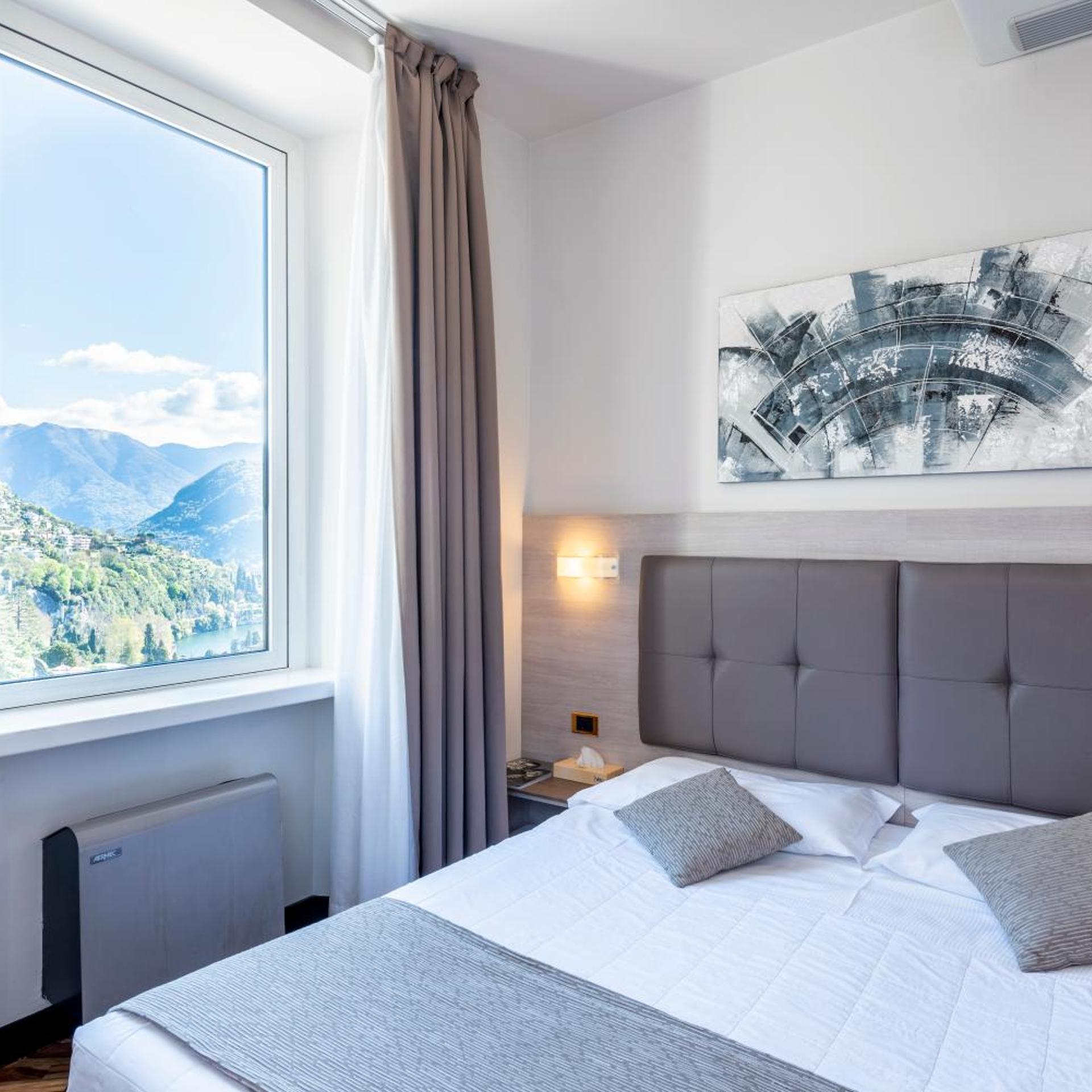 Room, Double Bed, Partial Lake View