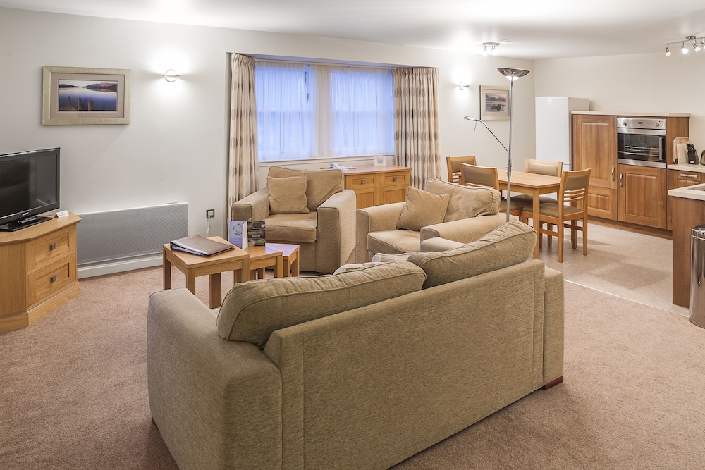 The Kenmore Club 19/50
