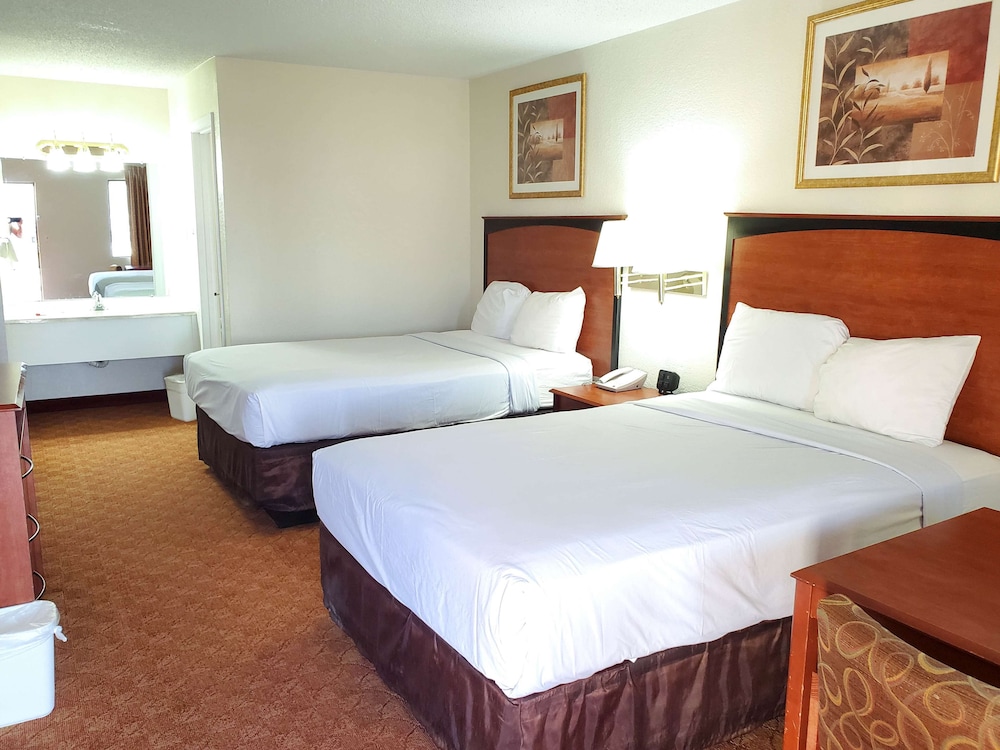 Red Roof Inn Shamrock 13/17