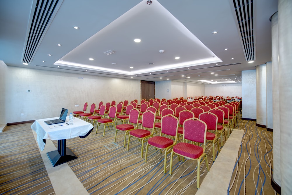 Center Hotel Sharjah 29/34
