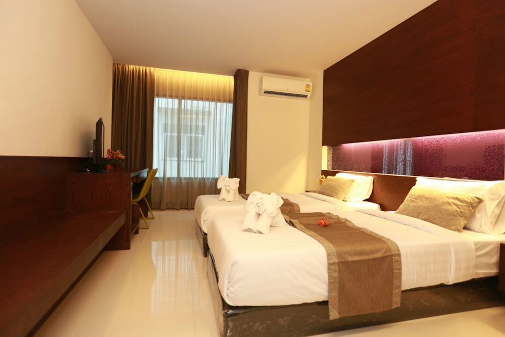 Collection O The Bangkok Airport Link Suite 15/56