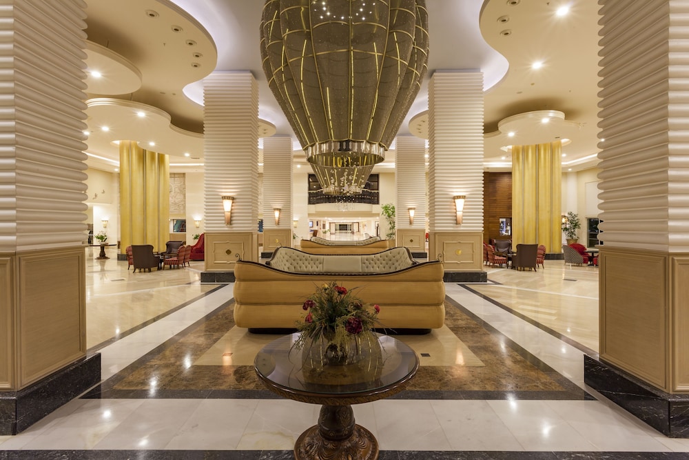 Starlight Resort Hotel 71/82