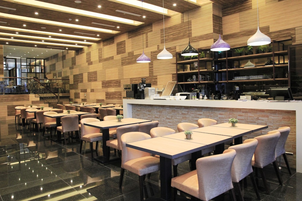 CAPITAL HOTEL SONGSHAN 20/35