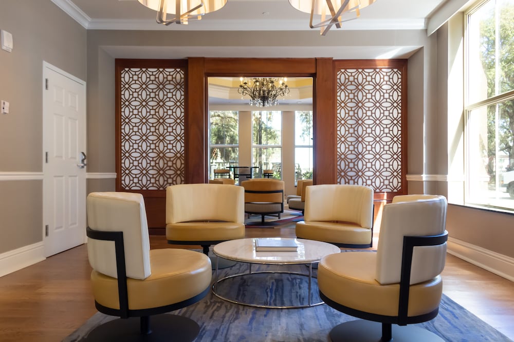Holiday Inn Express Savannah Historic District 49/74