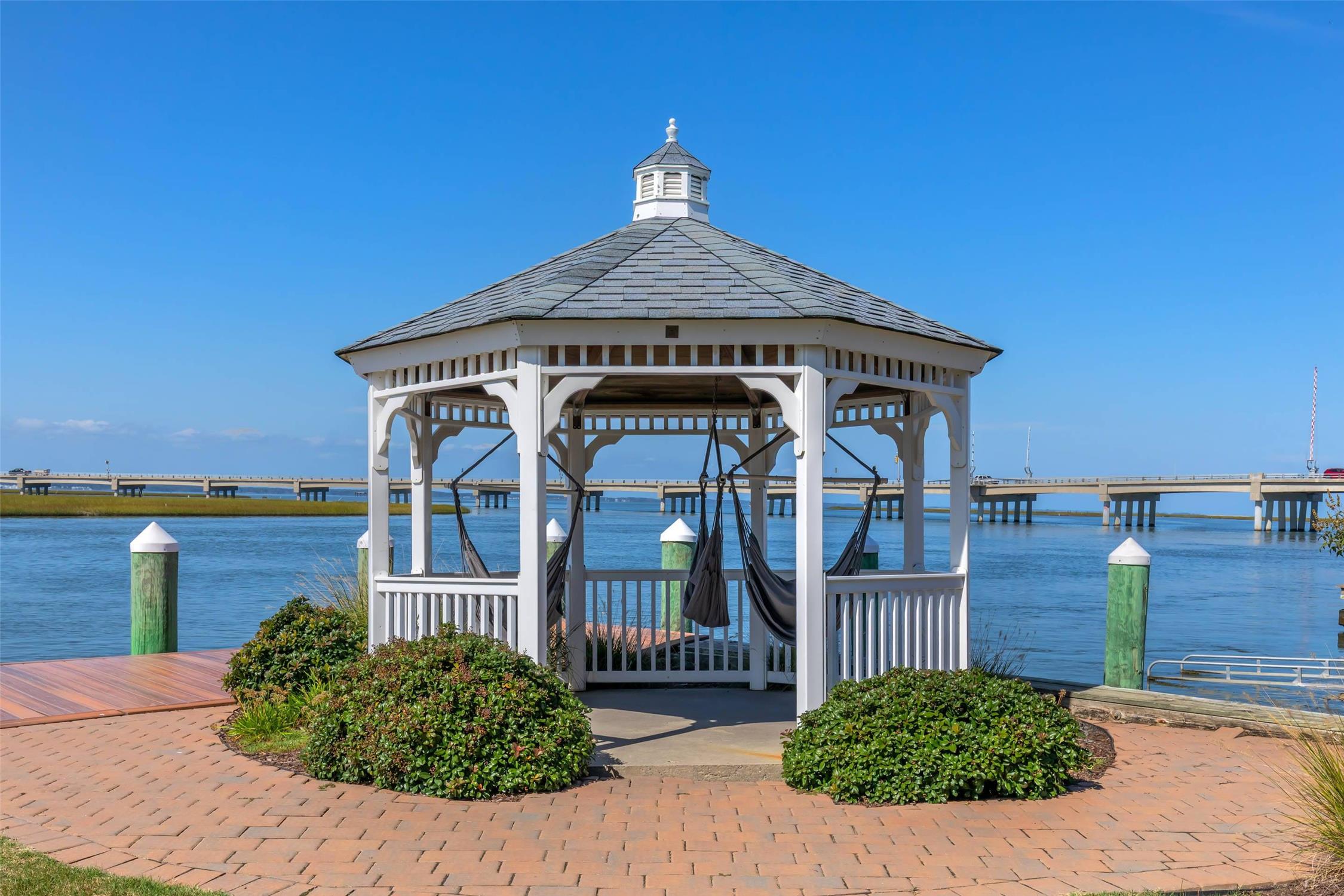 Comfort Suites Chincoteague Island Bayfront Resort 20/25