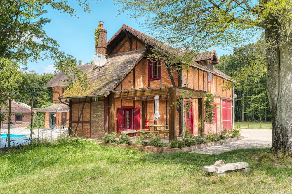 Le Petit Chateau de Barbizon au Bois du Mee 3/61