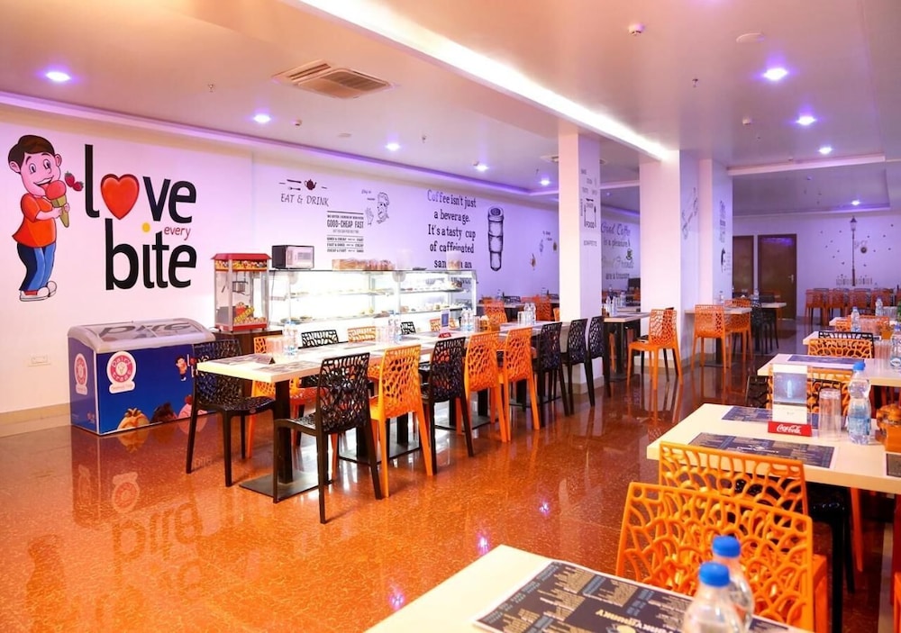Triguna Clarks Inn Kurnool 25/29