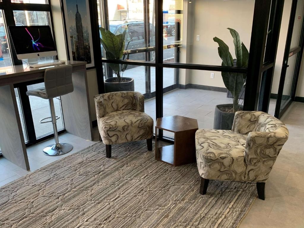 Executive Residency Bronx 22/36