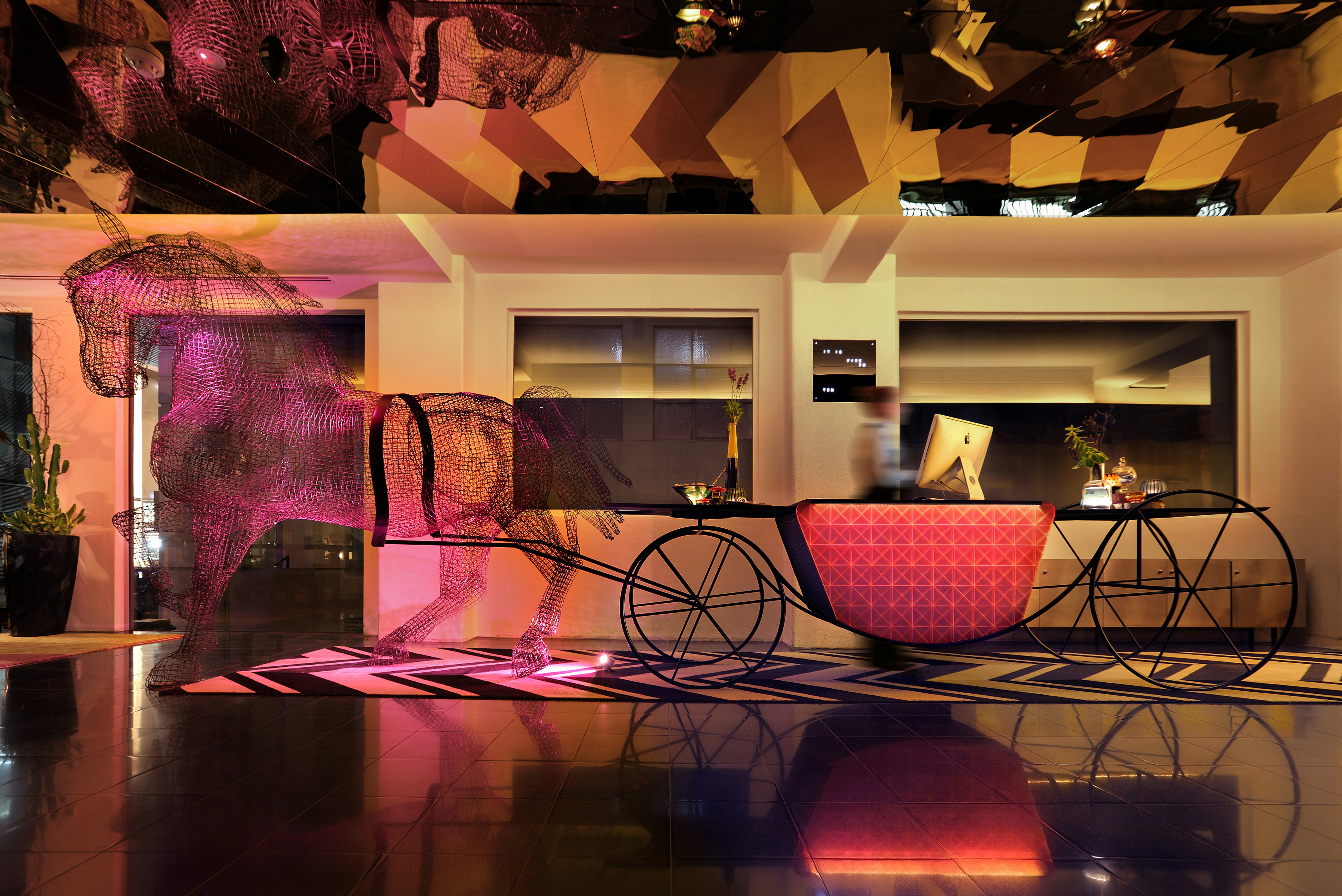 Adelphi Hotel 39/59