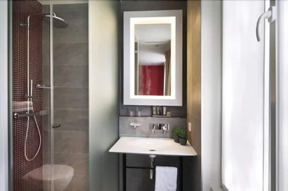 Max Hotel 12/59