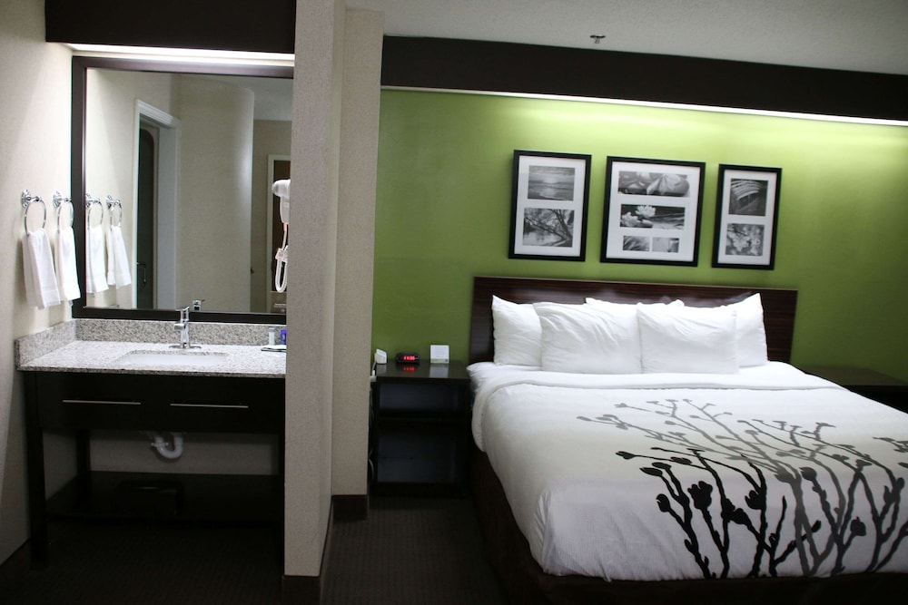 Sleep Inn Near Great Lakes Naval Base 9/38