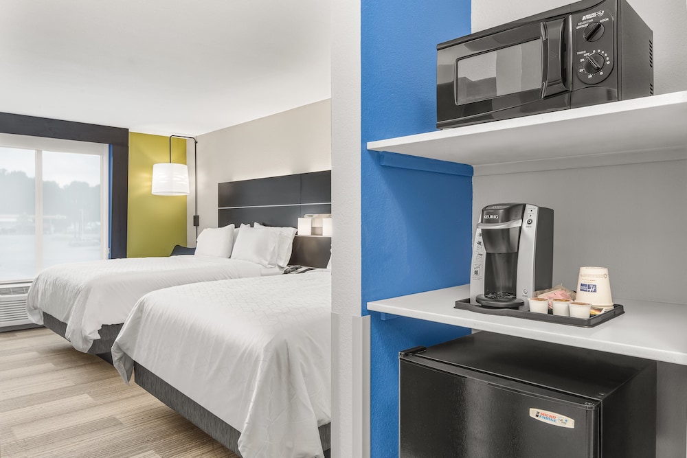 Holiday Inn Express Hotel Suites Hardeeville Hilton Head 24/68