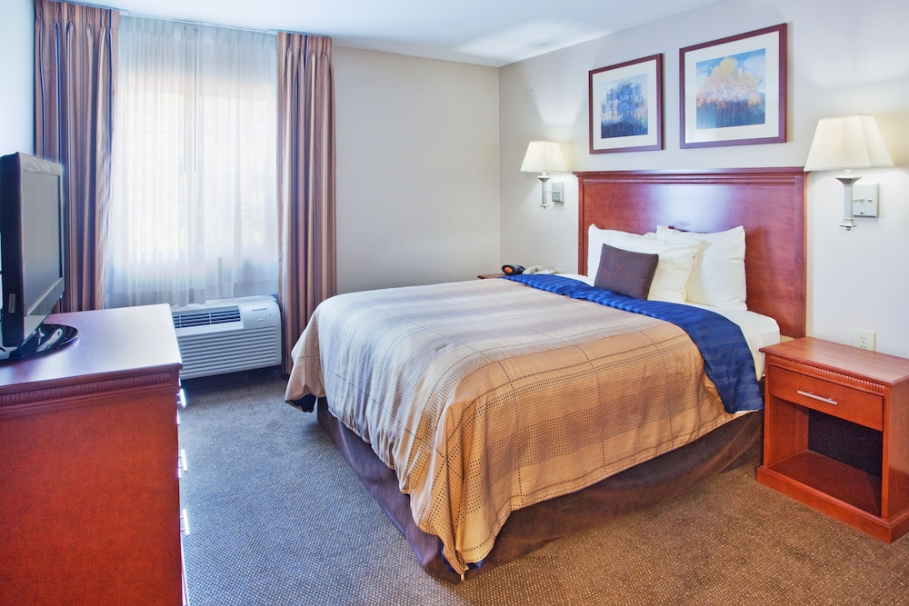 Candlewood Suites Columbus Fort Benning 24/75