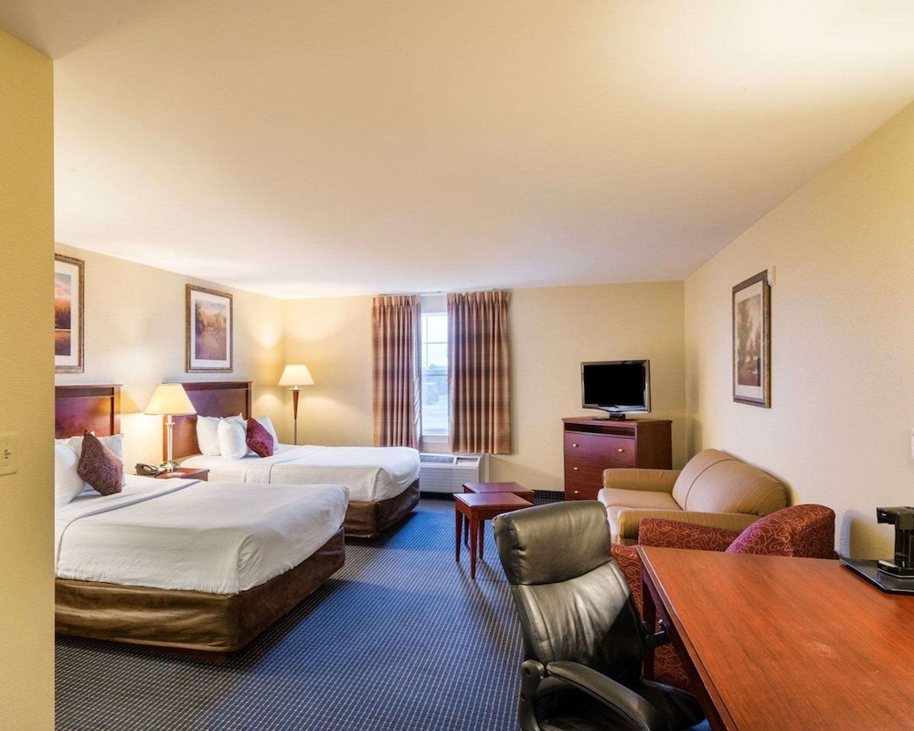 MainStay Suites Dover, DE 10/40