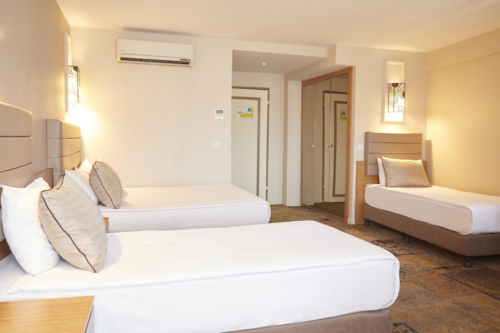All Seasons Hotel Istanbul 24/73