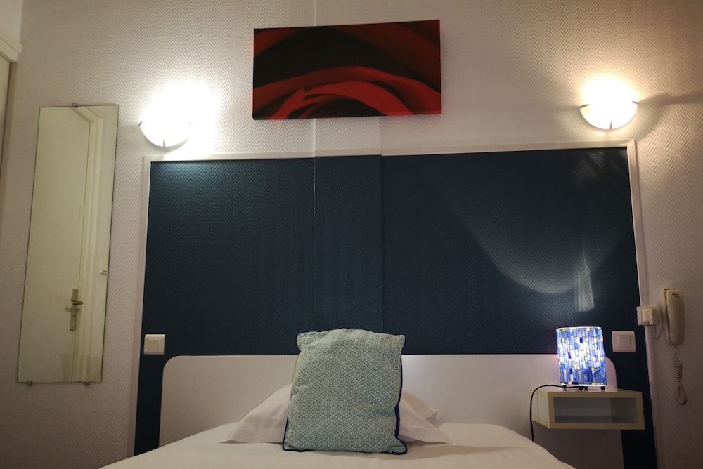 Trianon Hotel 27/36