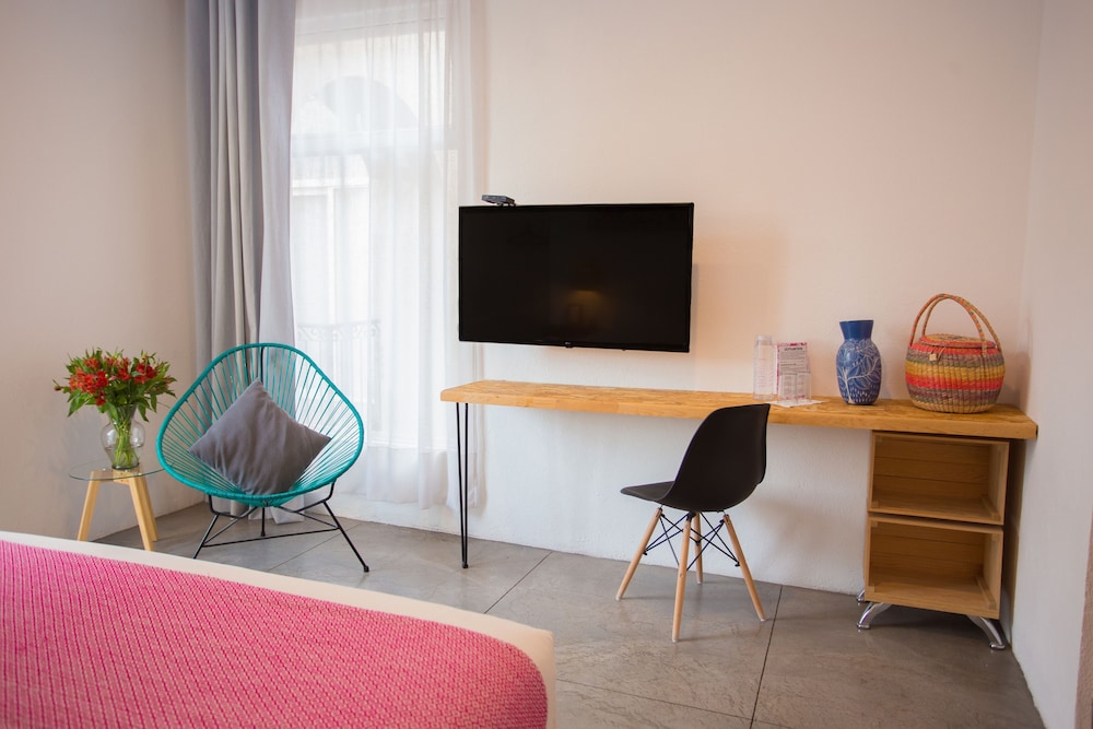 Hotel Mama Carlota 37/43