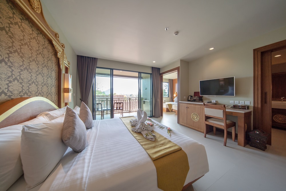 Maikhao Palm Beach Resort 11/65
