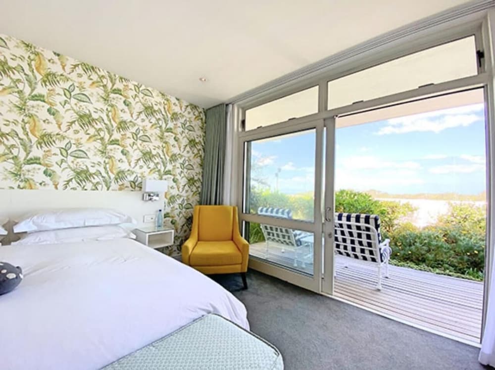 One Marine Drive Boutique Hotel 37/73
