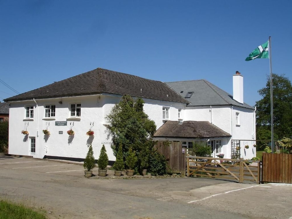 Leworthy Farmhouse 3/49