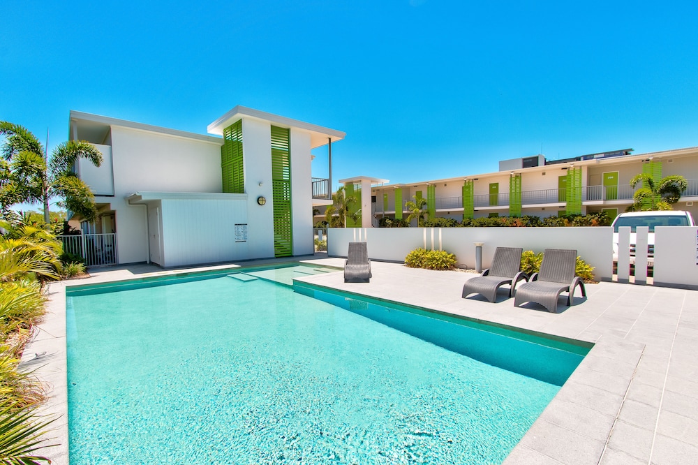 Mackay Oceanside Central Hotel 7/51