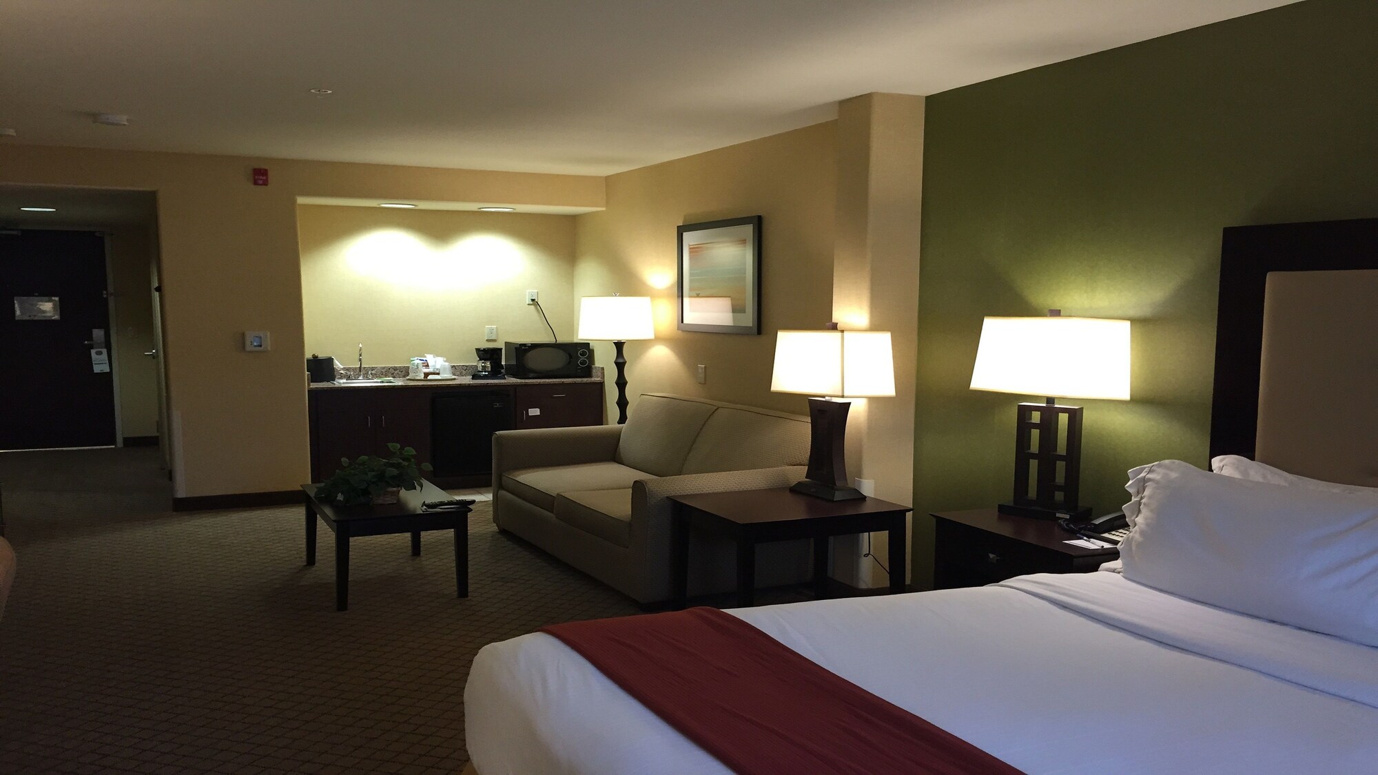 Suite, King Bed, Sofa, Corner