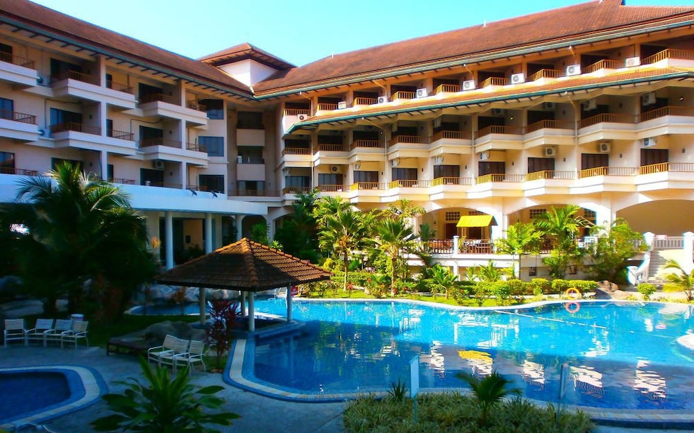THE ORIENT STAR RESORT LUMUT 11/39