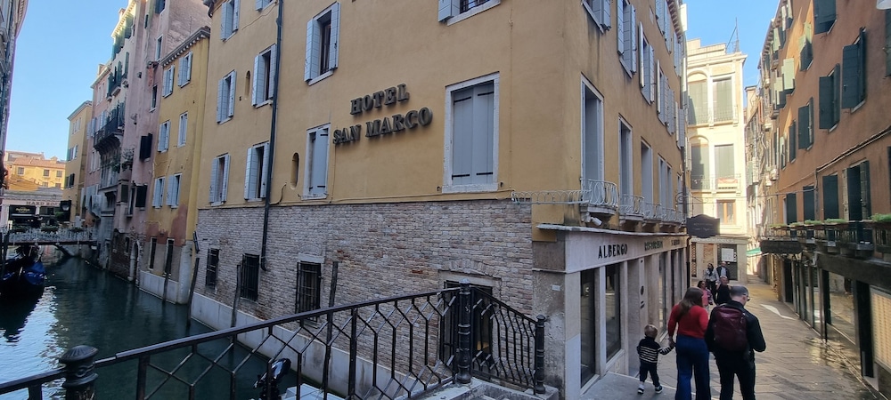 Albergo San Marco 50/54