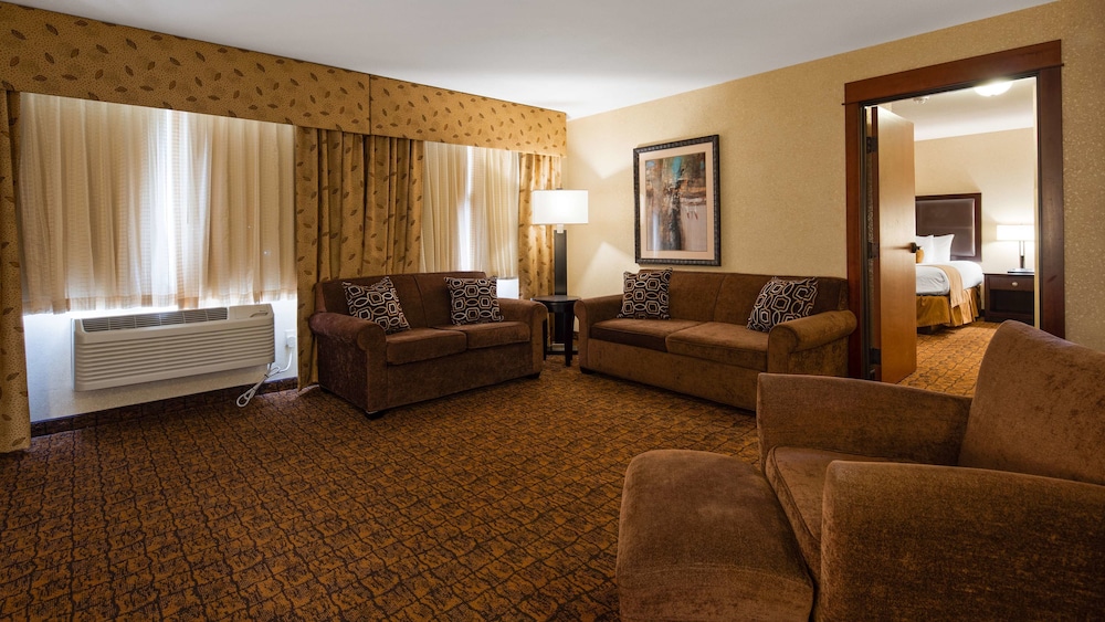 Lloyd Hotel Astoria Bayfront, Ascend Hotel Collection, OR 32/43
