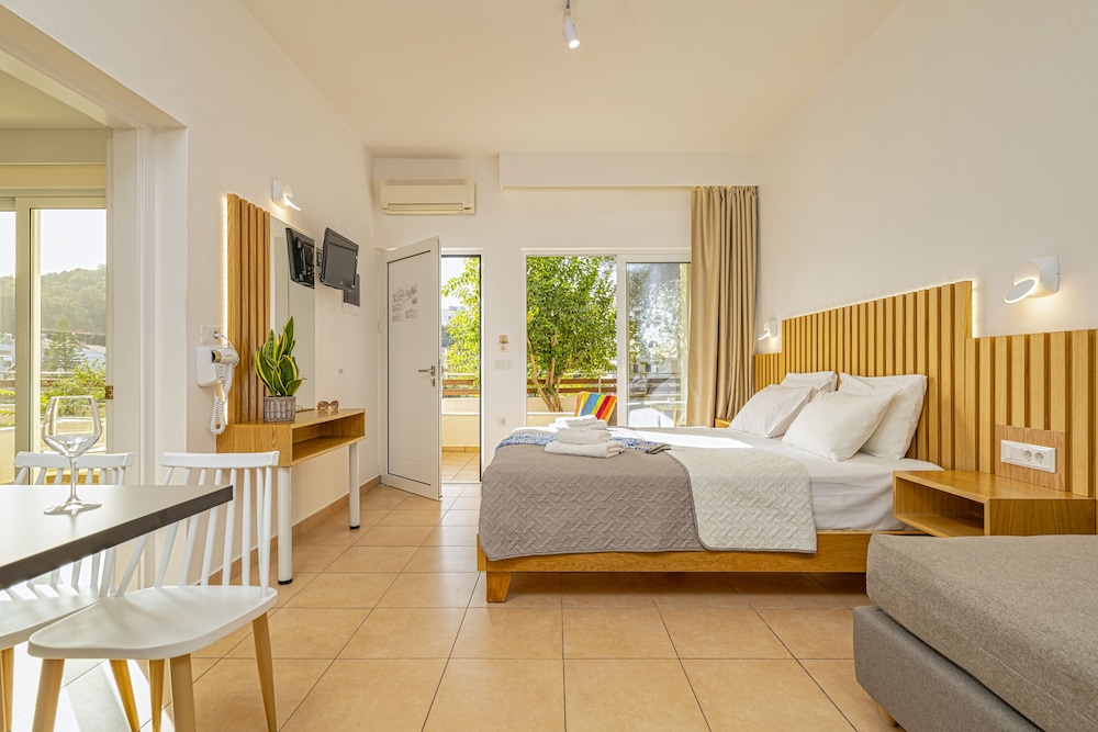 THEOS VILLAGE 18/50