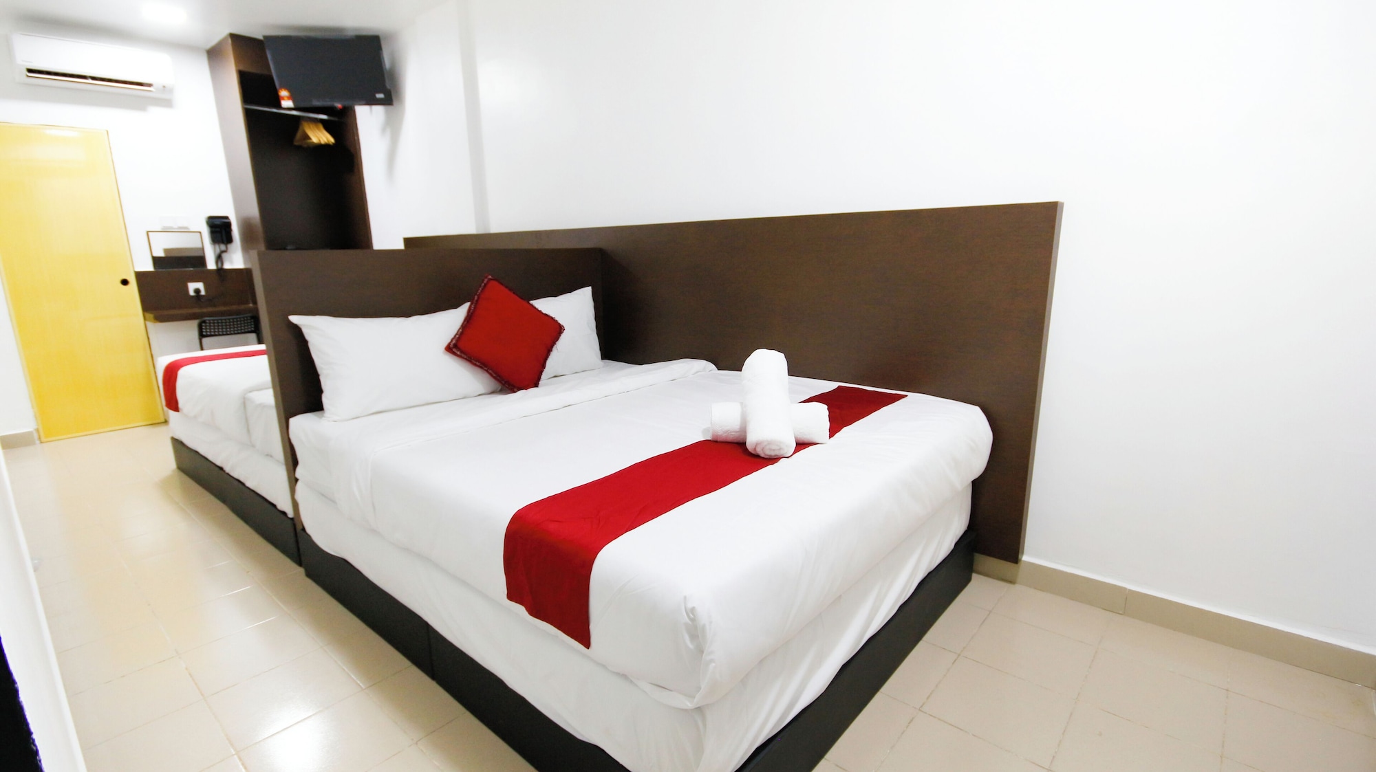 2 BEDROOMS, FAMILY, DOUBLE BED
