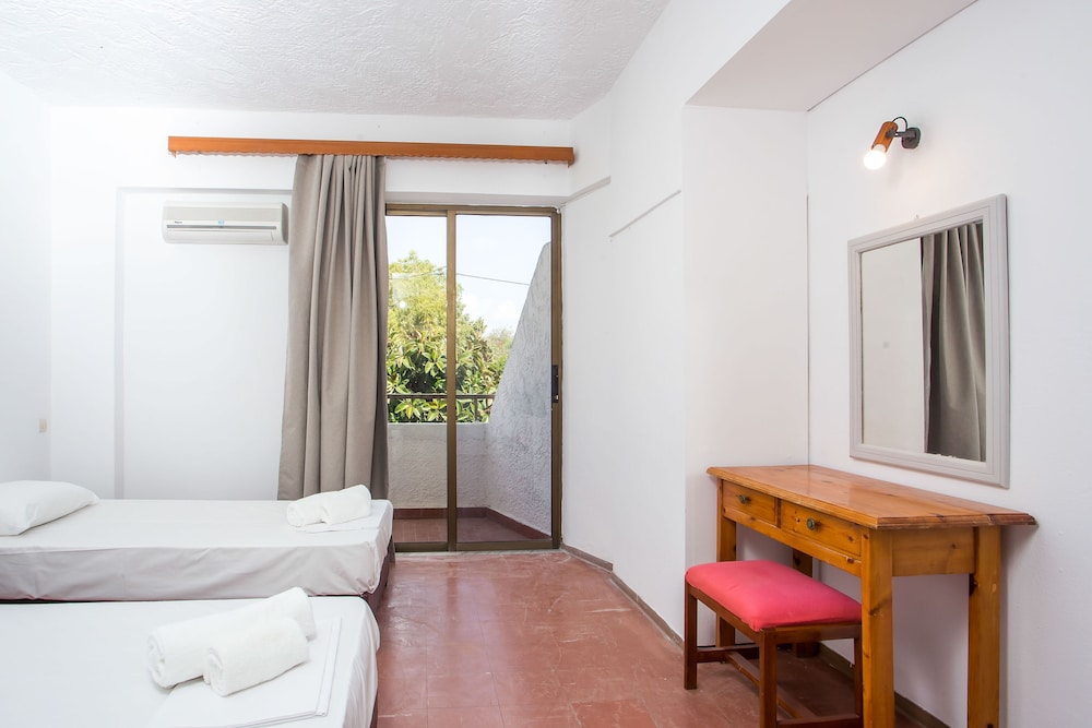 Nikos BnB Rooms 19/50
