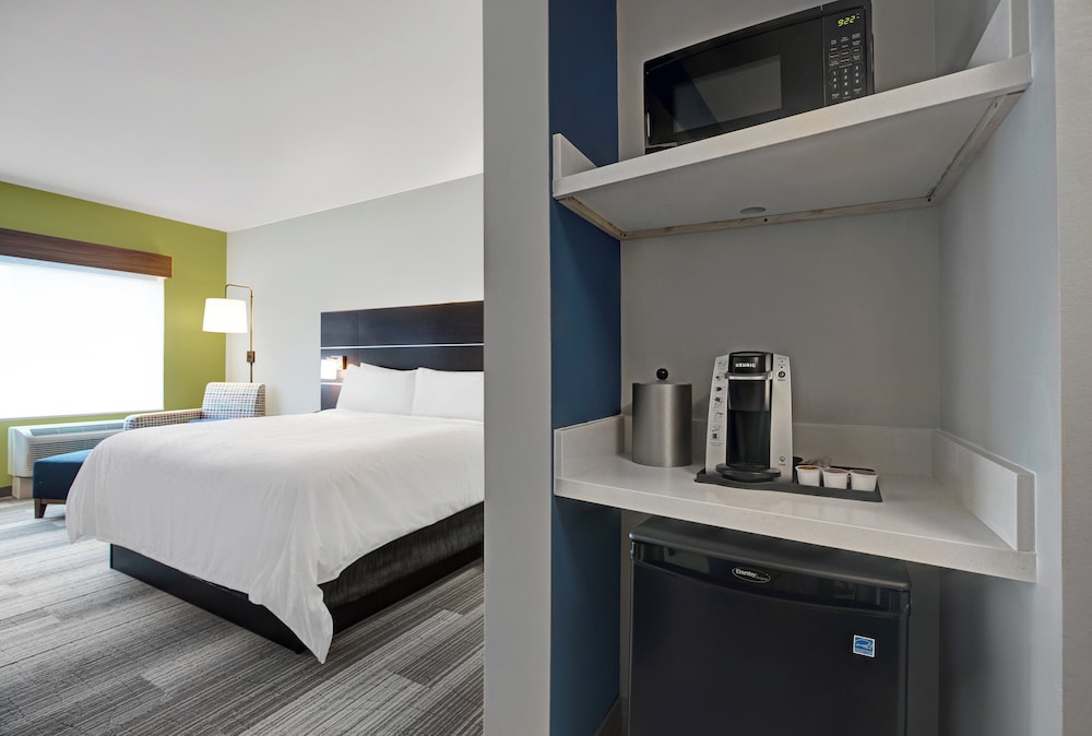 غرفة قياسية بسرير كينج لذوي الإعاقة، Holiday Inn Express Milwaukee Downtown 10/10