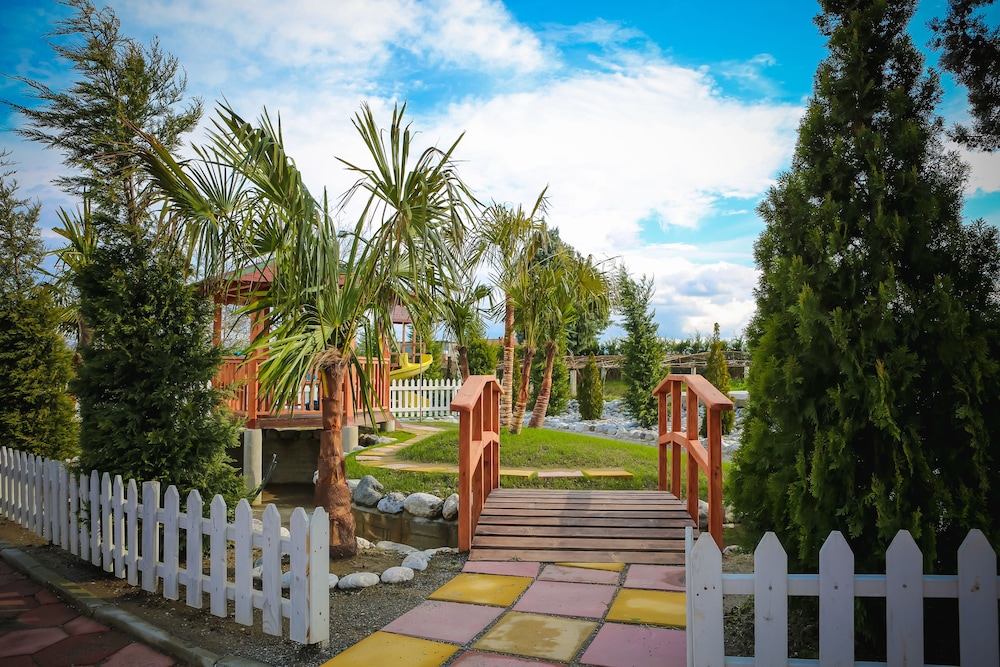 Garden Land Resort 46/50