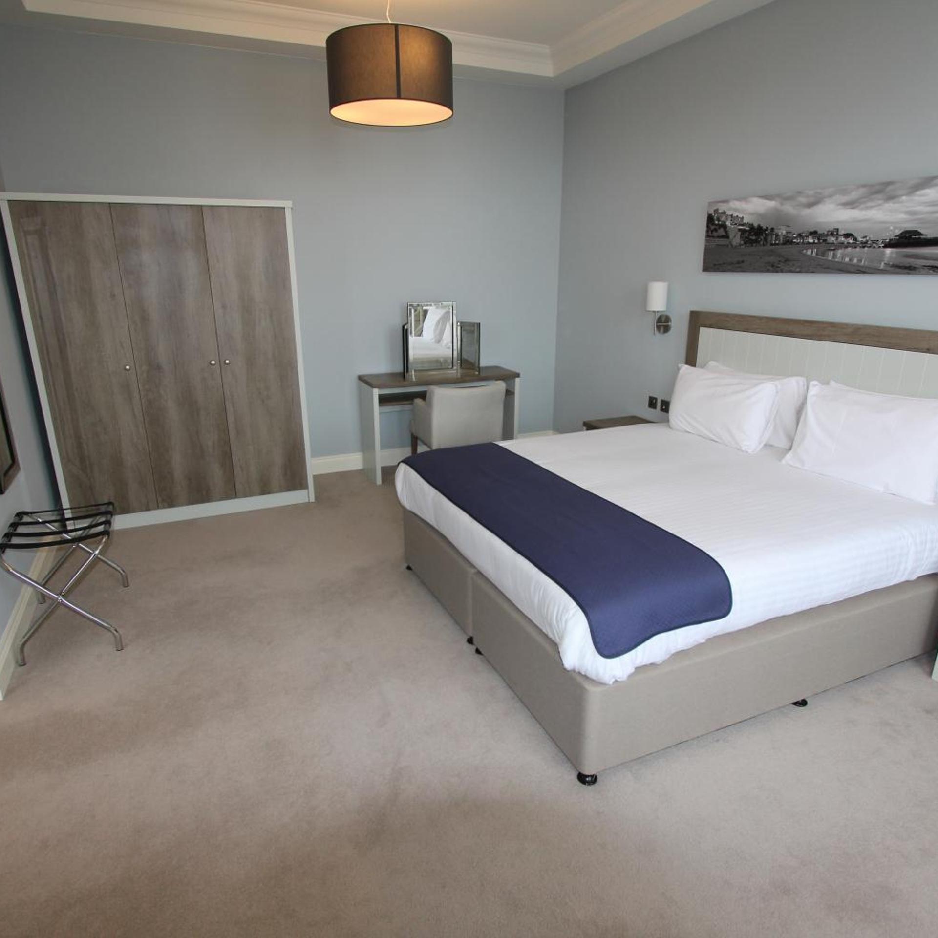 Suite, King Bed