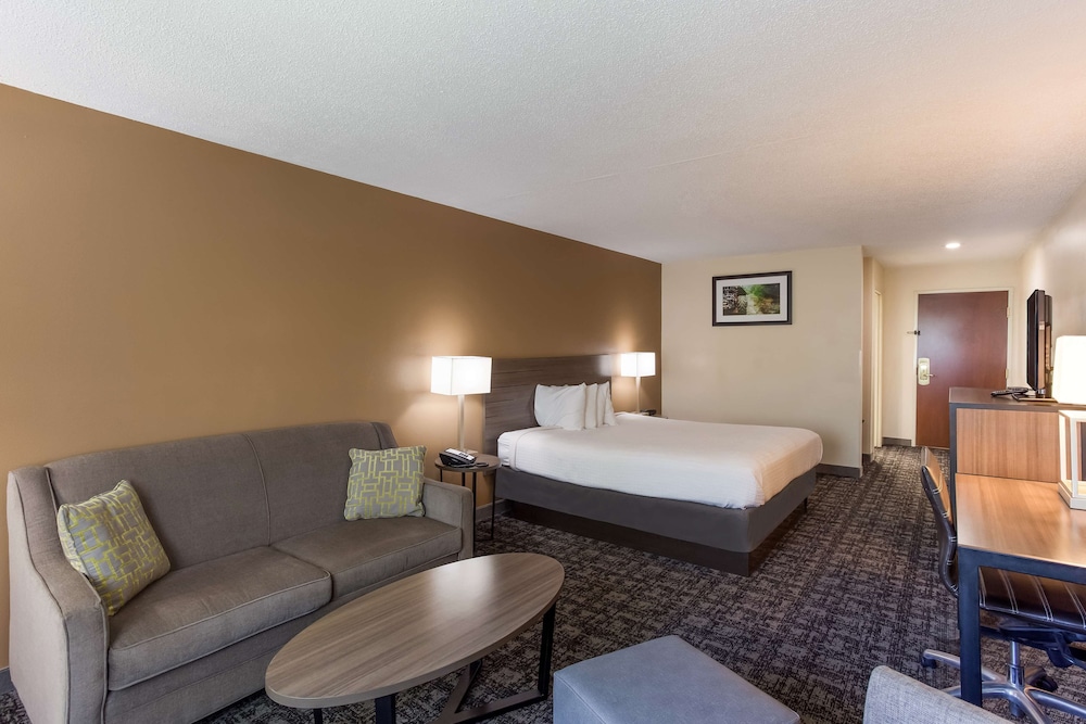 Best Western Logan Inn 13/31