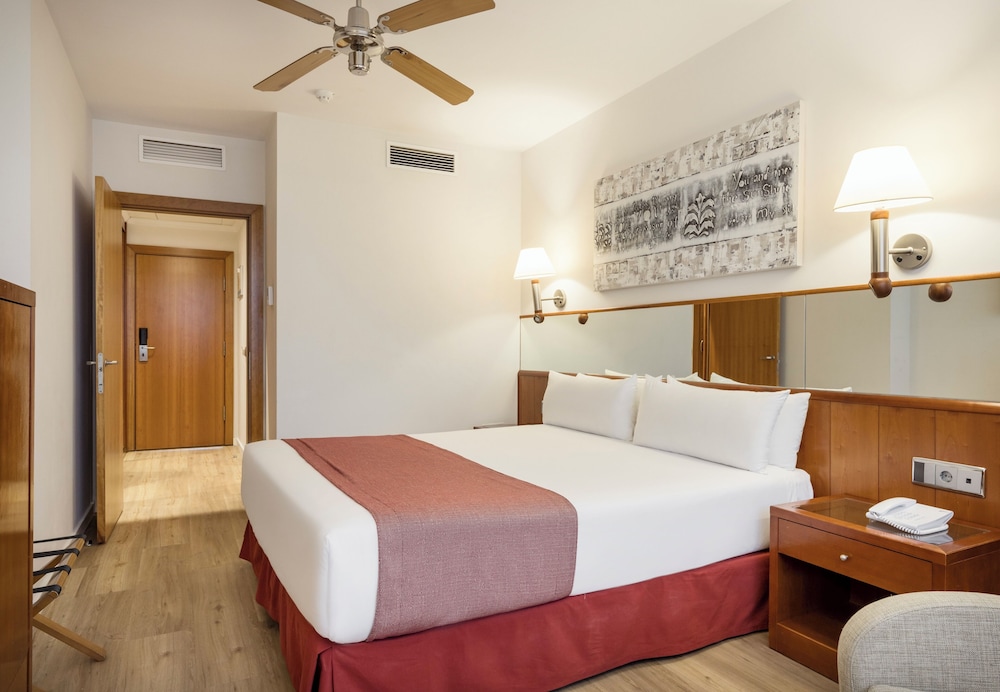Family, Murphy Bed, Queen Bed