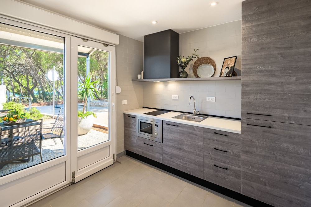 Waterman Beach Village 4/49