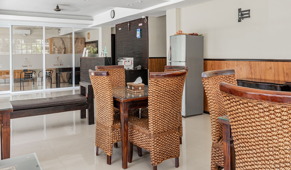 Super OYO 93765 Airport Kuta Bali Hotel 30/37