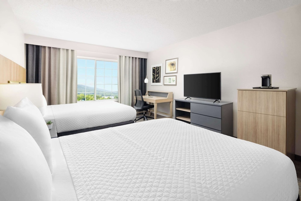 Country Inn and Suites by Radisson Big Flats (Elmira) NY 16/38