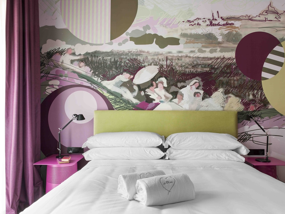 Amor de Dios 17 Boutique Hotel 50/50