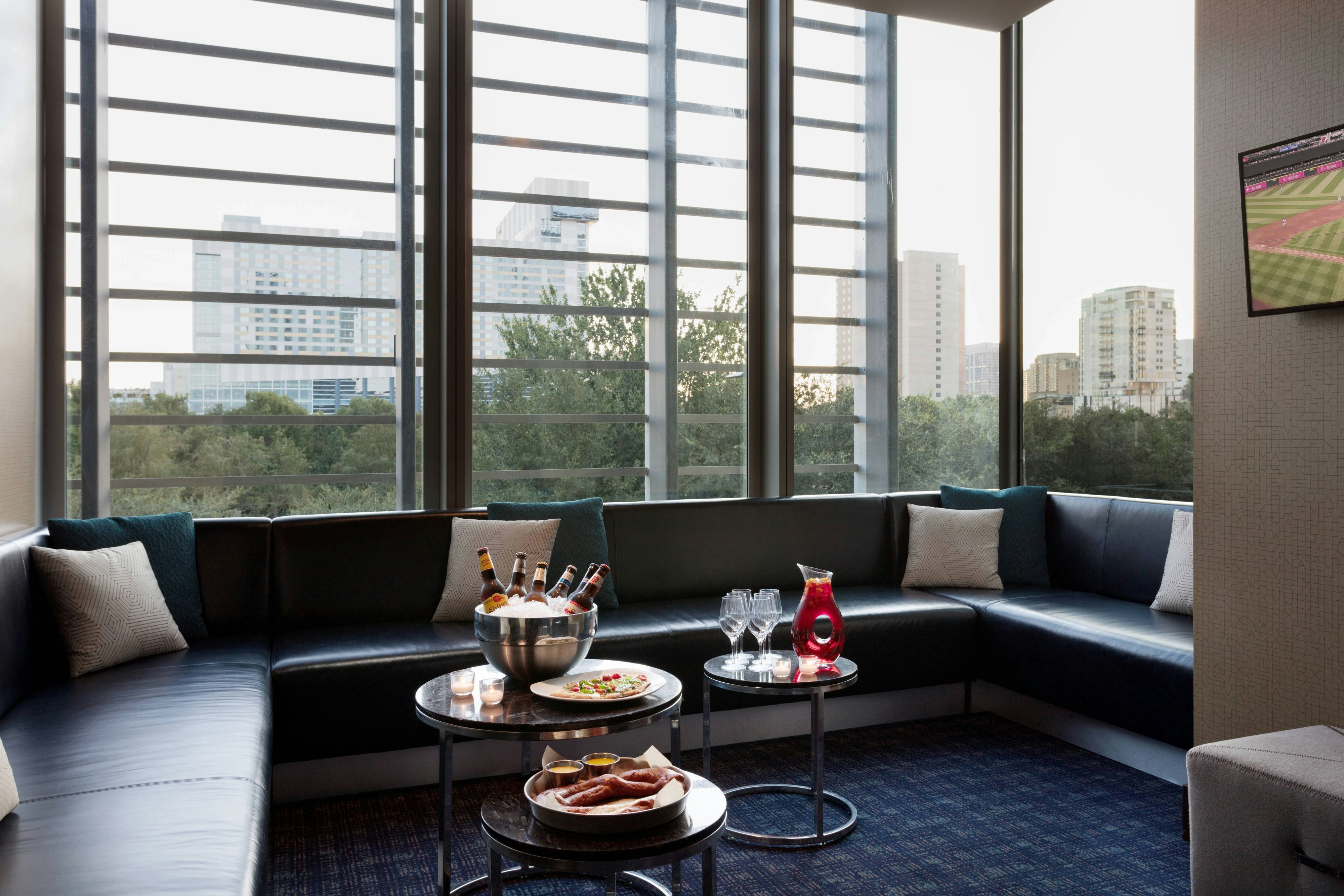 MARRIOTT MARQUIS HOUSTON 34/65